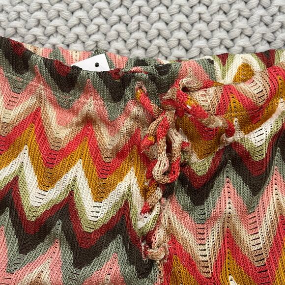 Skatie• ‘Farrah’ Short in Fleetwood Print - Picture 9 of 14